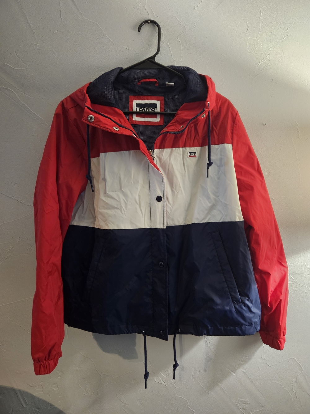 Levi's Women's Red White Navy Colorblock Hooded Windbreaker